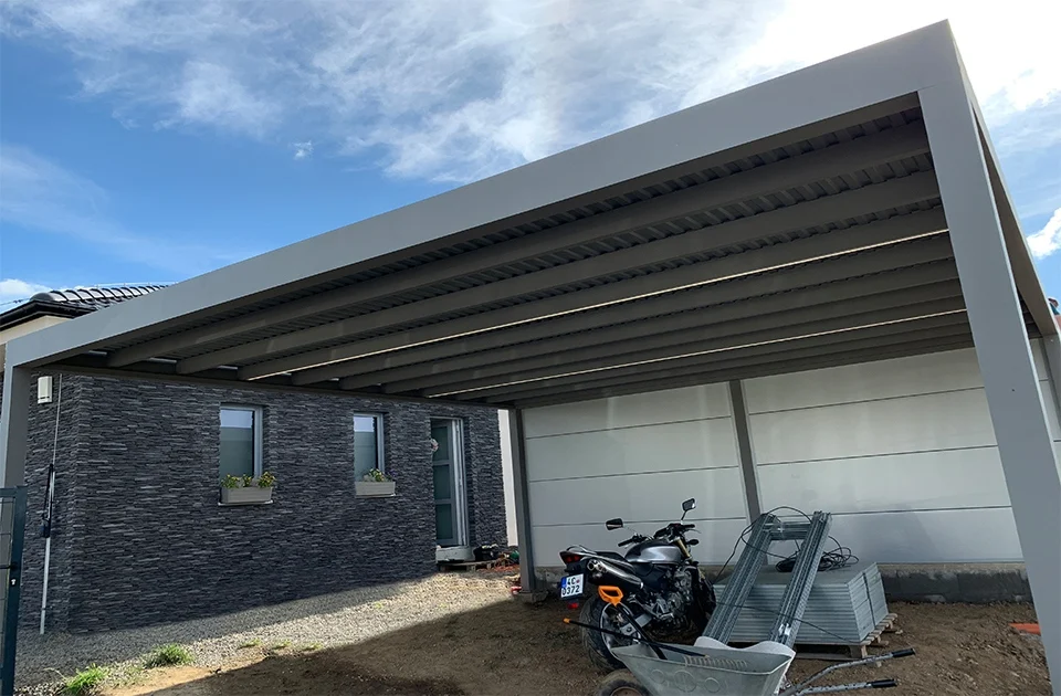 INTEGROVANÉ LED OSVETLENIE carport